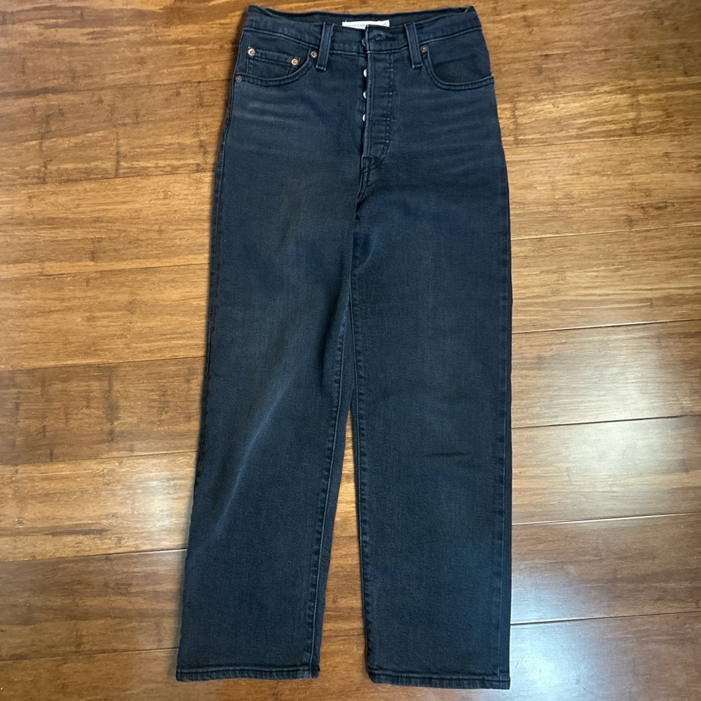 Levi's Women's Black Ribcage Straight Ankle Jeans